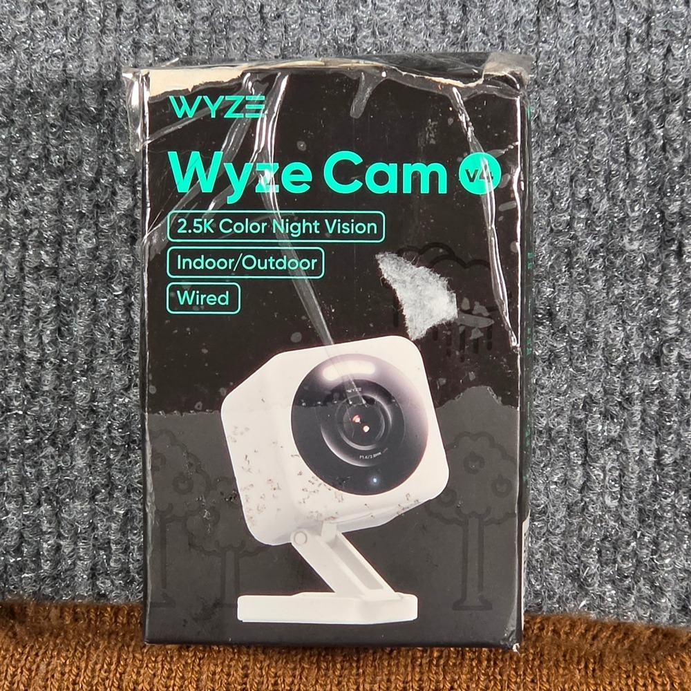 Wyze Cam v4 2.5K QHD Wired Indoor Outdoor Smart Security Camera White WYZEC4WH